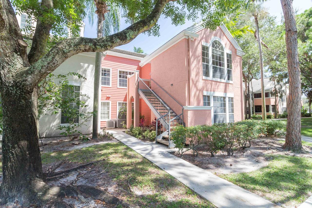 1011 Crystal Way - Photo 1