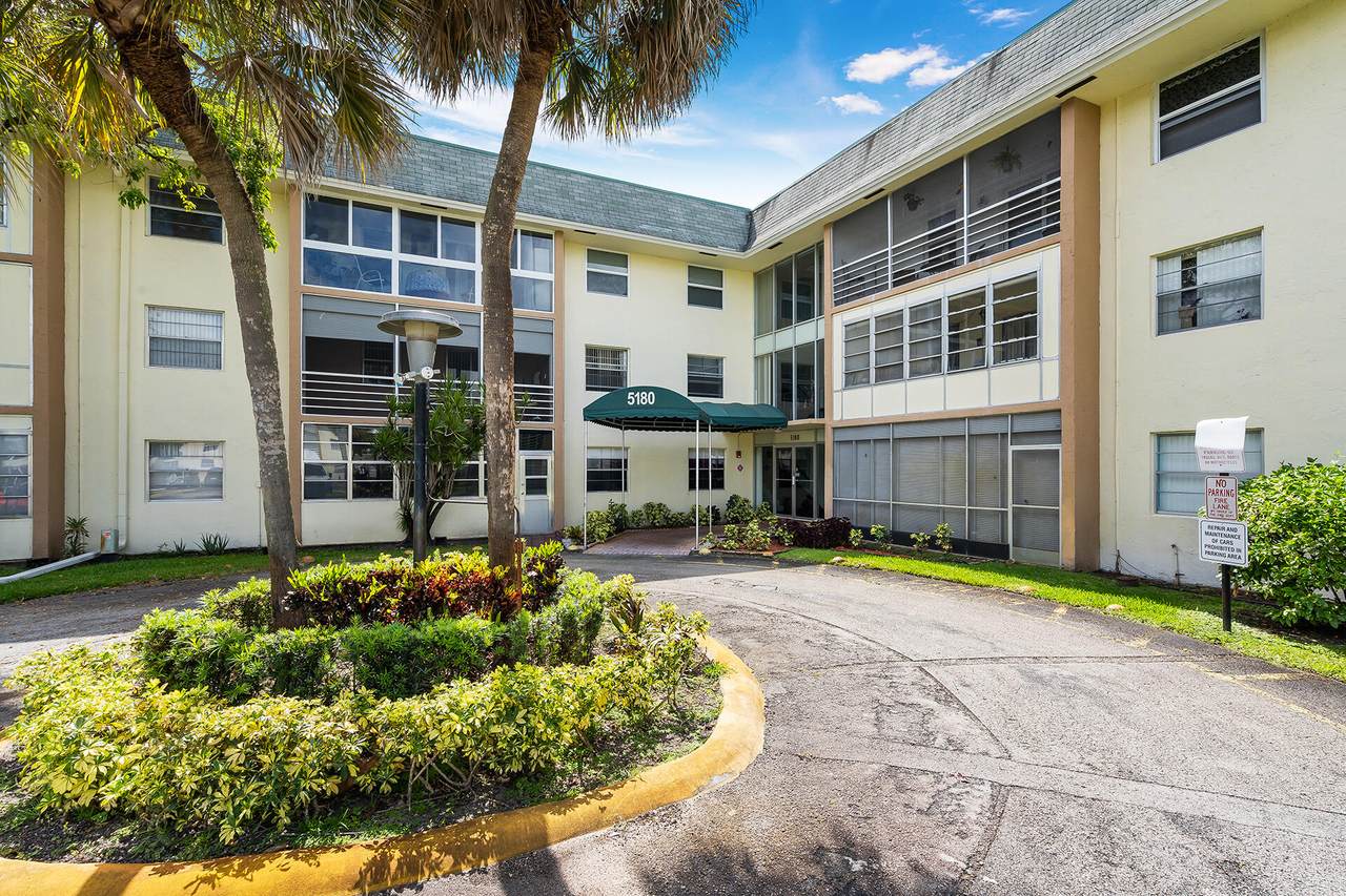 5180 Sabal Palm Boulevard - Photo 1