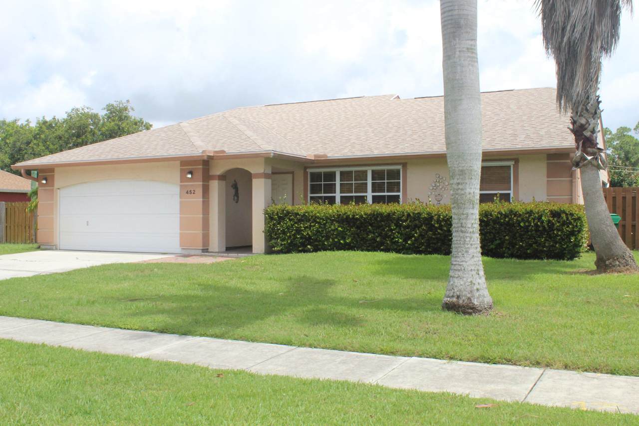 452 Camelot Drive - Photo 1