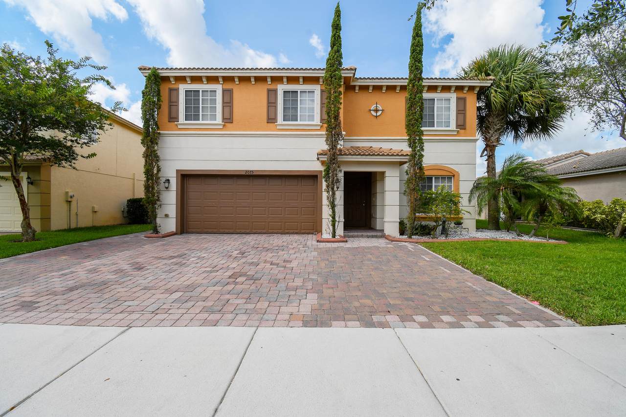 2075 Newport Isles Boulevard - Photo 1