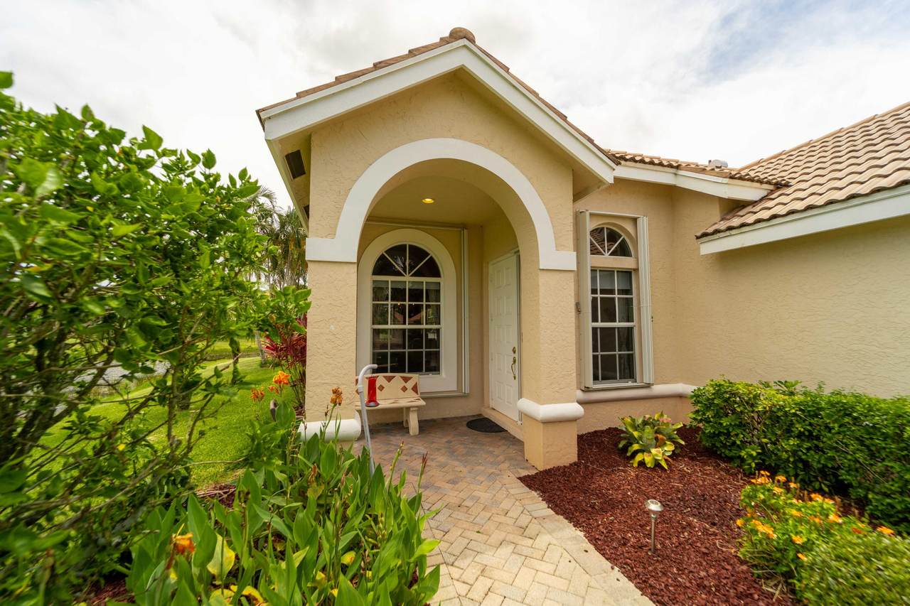 850 Lake Charles Circle - Photo 1