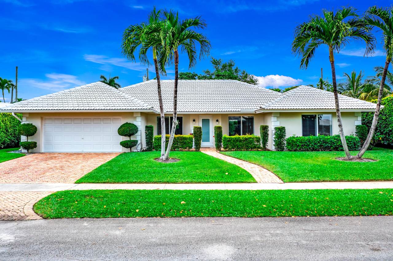 625 Holly Lane - Photo 1