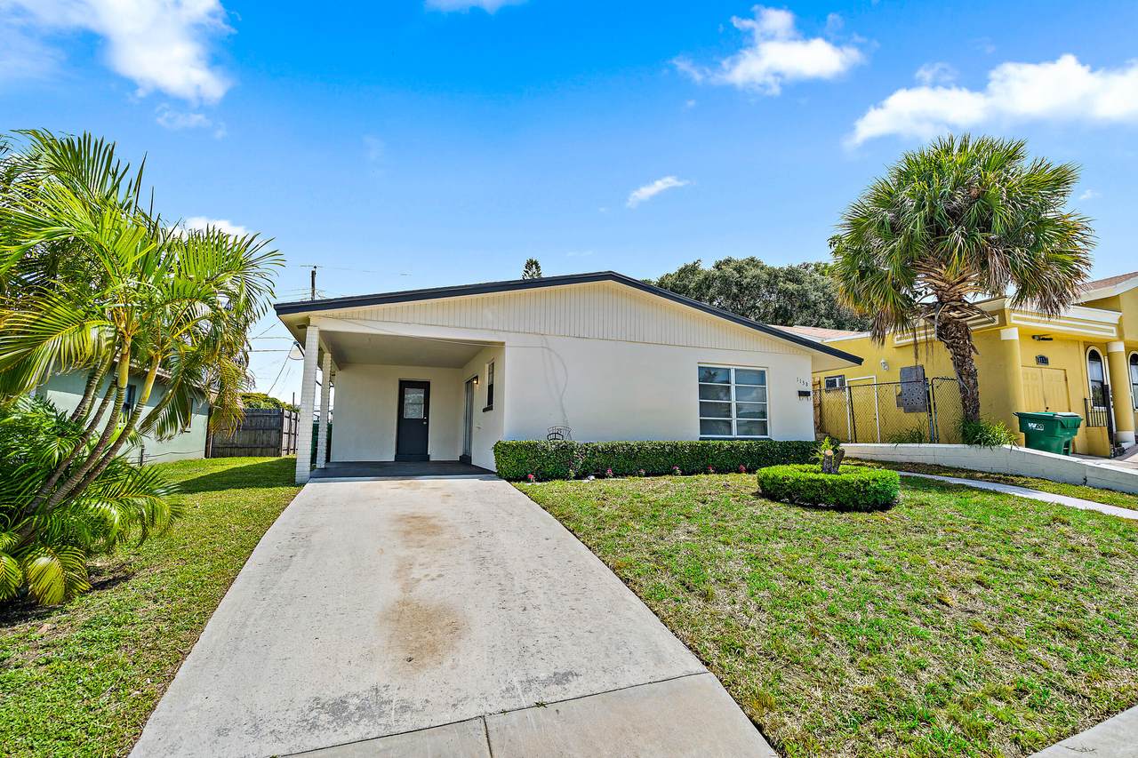 1138 25th Street - Photo 1
