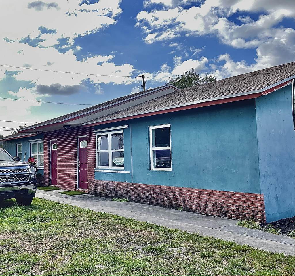 1520 Barbarie Lane - Photo 1