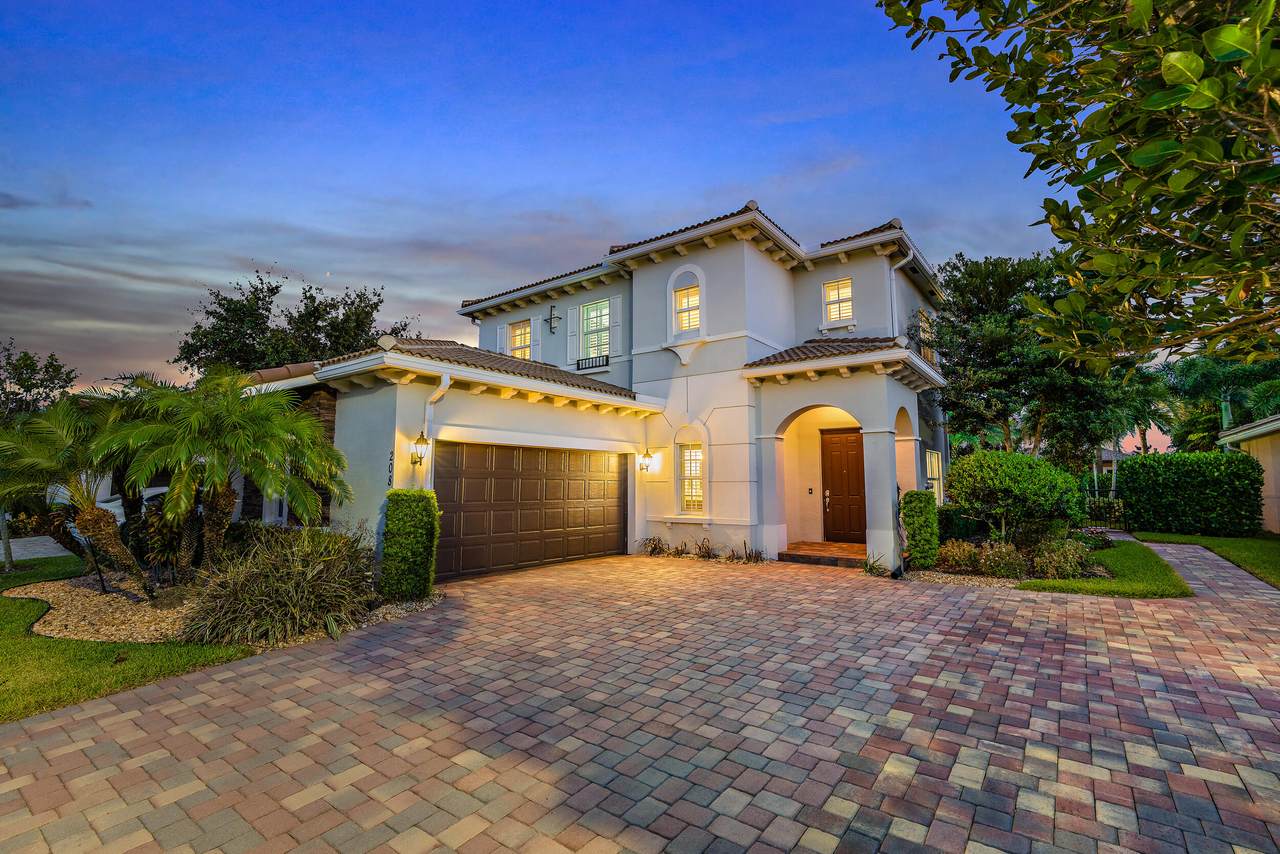 208 Behring Way - Photo 1