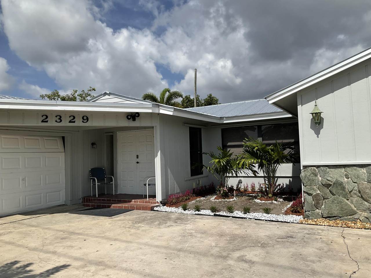 2329 Florida Mango Road - Photo 1