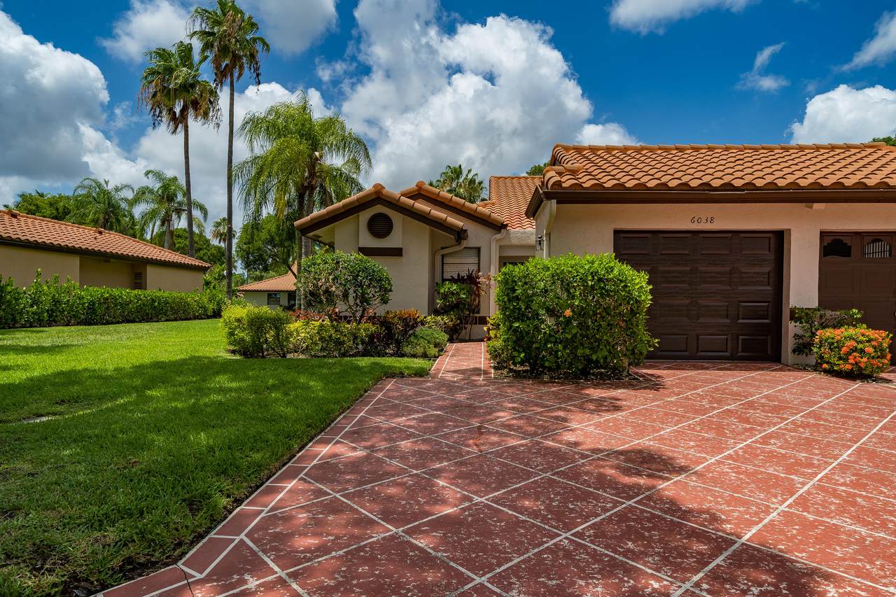 6038 Sunny Pointe Circle - Photo 1