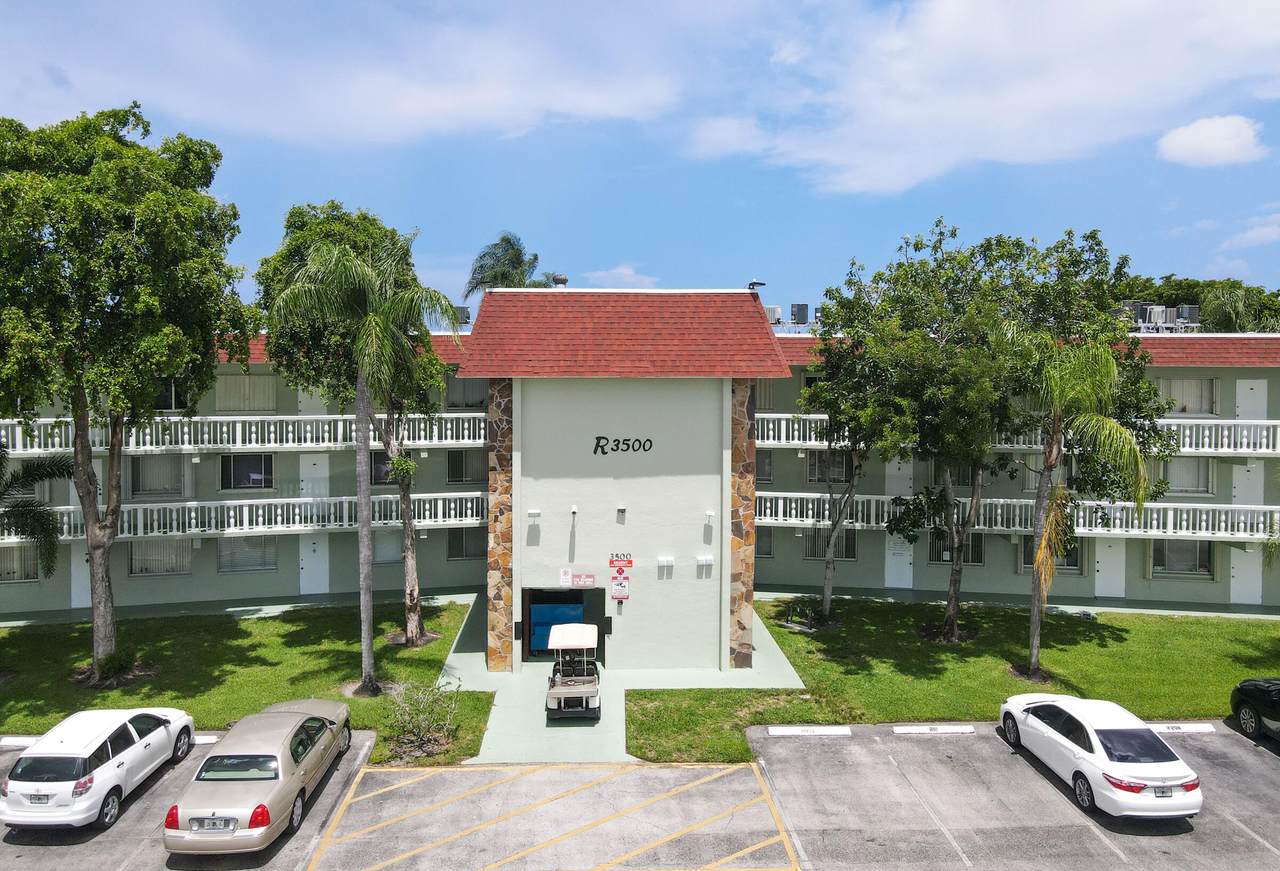 3500 Springdale Boulevard - Photo 1