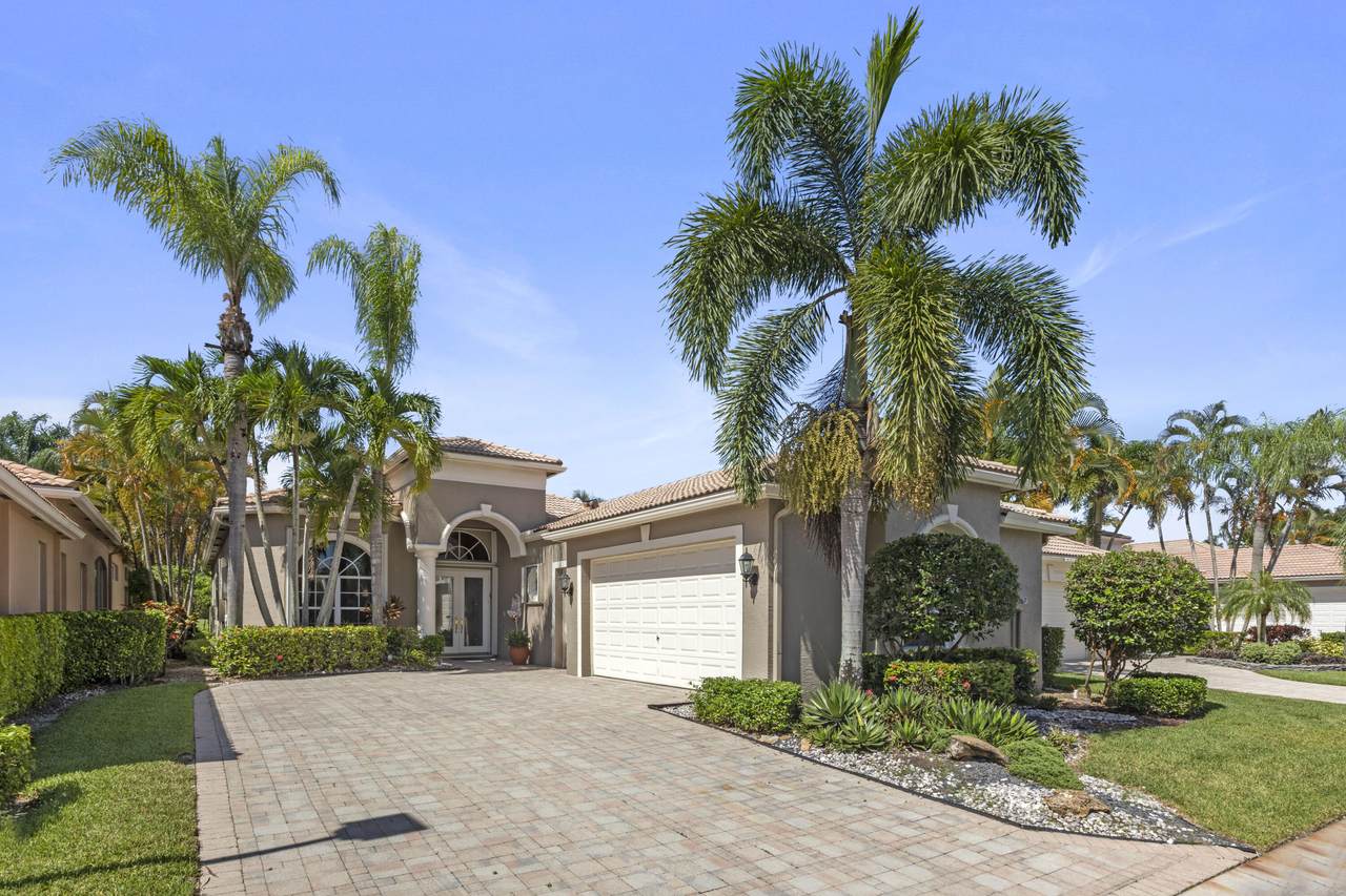 4040 Manchester Lake Drive - Photo 1