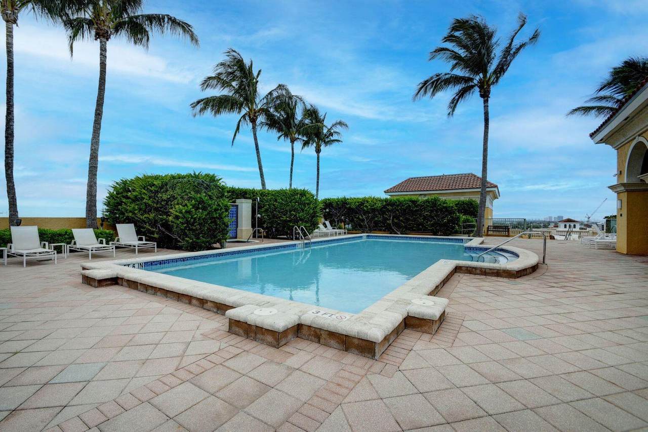 403 Sapodilla Avenue - Photo 1
