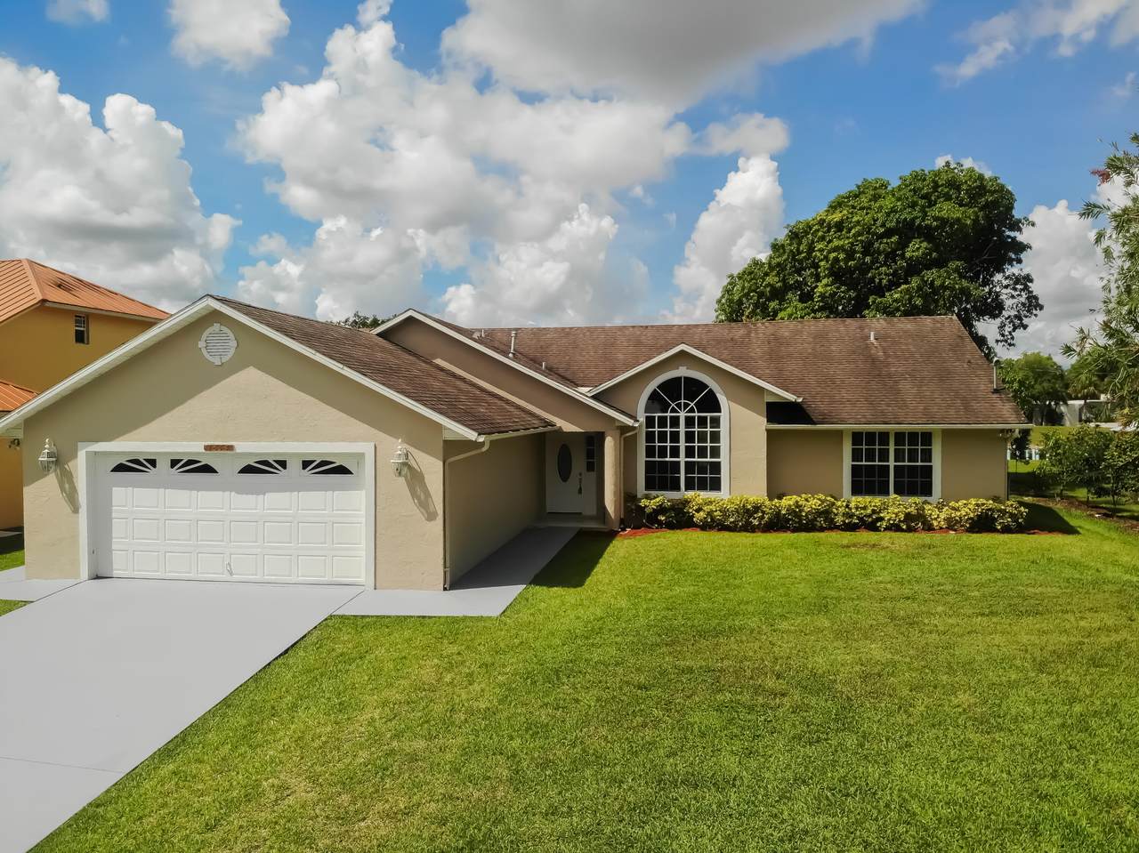 1654 Lexington Drive - Photo 1