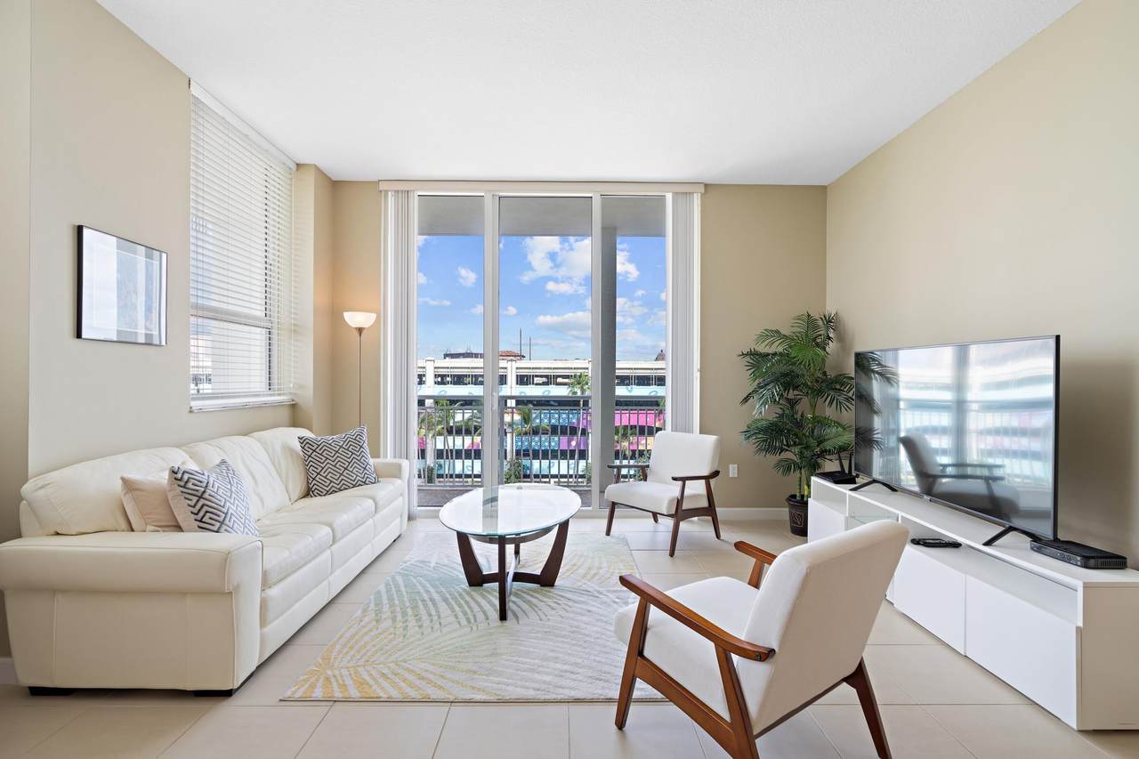 480 Hibiscus Street - Photo 1
