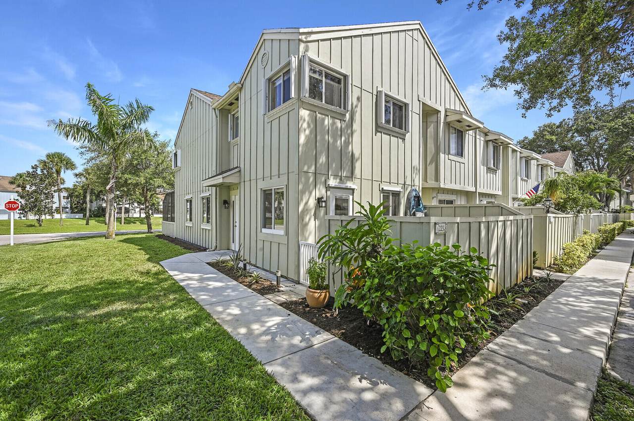 6223 Riverwalk 8 Lane - Photo 1