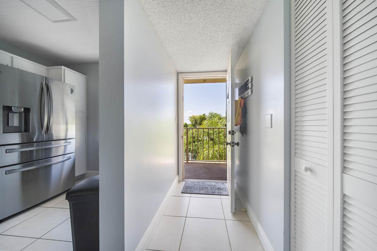 7145 Huntington Lane - Photo 1