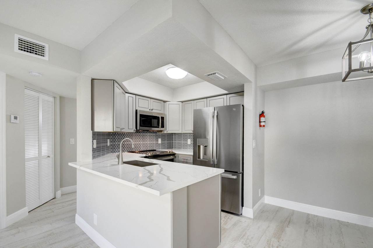 4707 Lucerne Lakes Boulevard - Photo 1