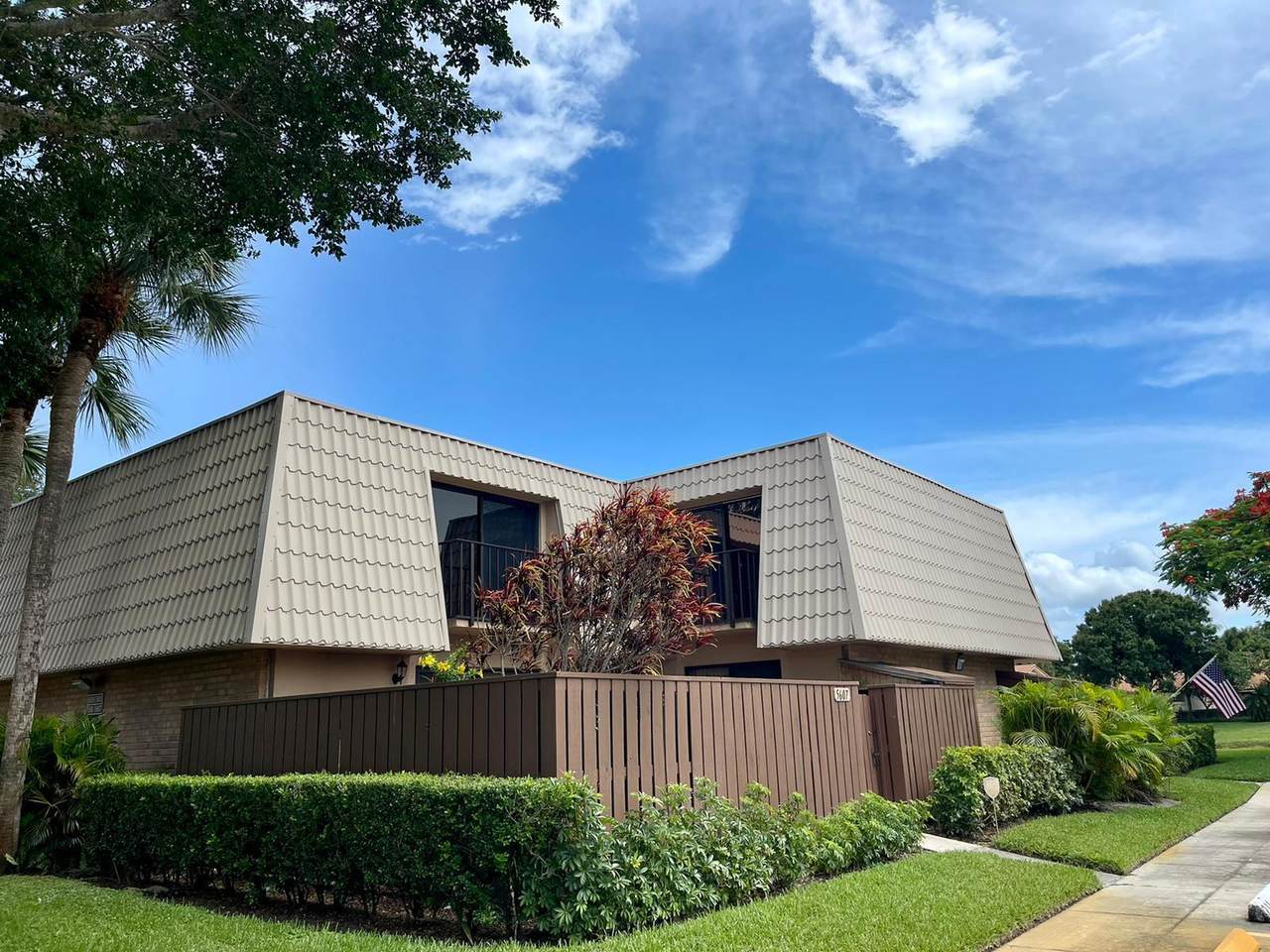 5607 56th Way - Photo 1