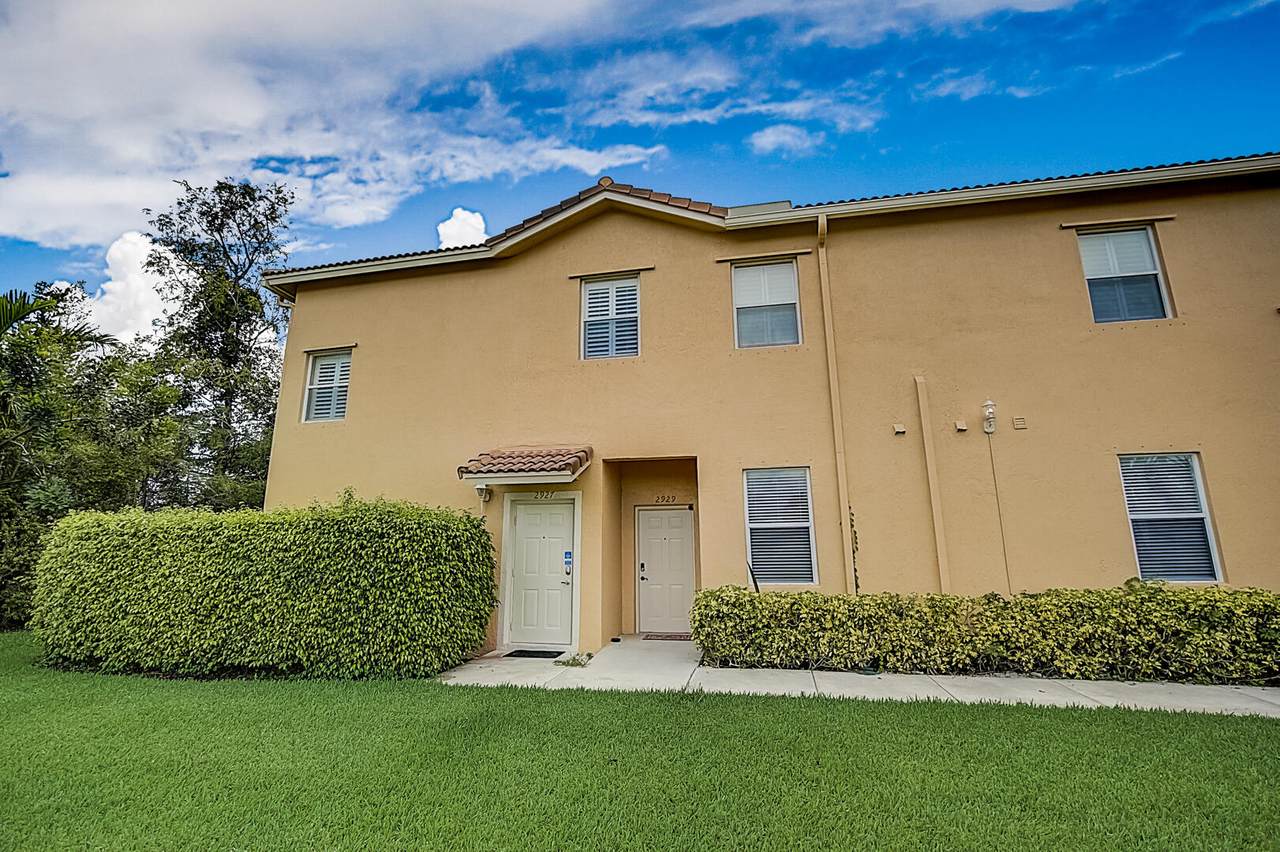 2927 Crestwood Terrace - Photo 1