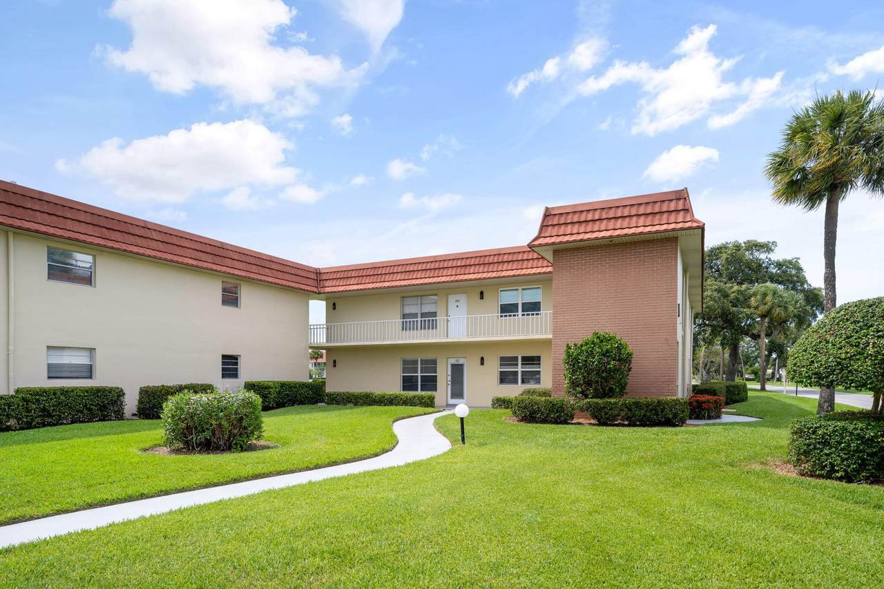 1 Vista Palm Lane - Photo 1