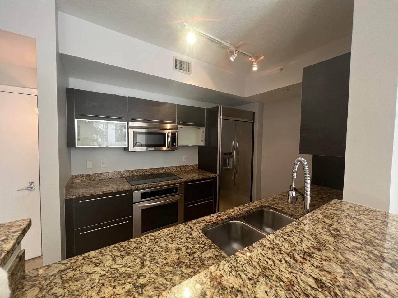 550 Okeechobee Boulevard - Photo 1