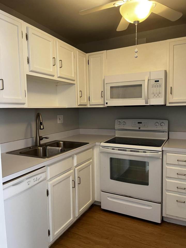 1225 21st Street - Photo 1