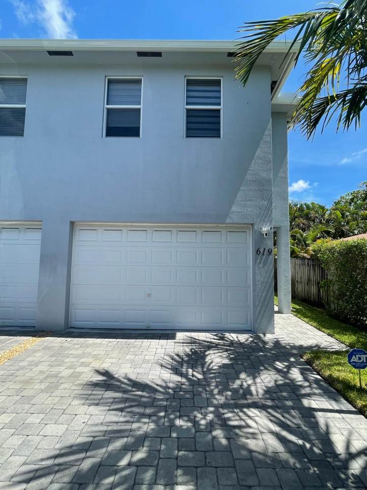 619 17th Street - Photo 1