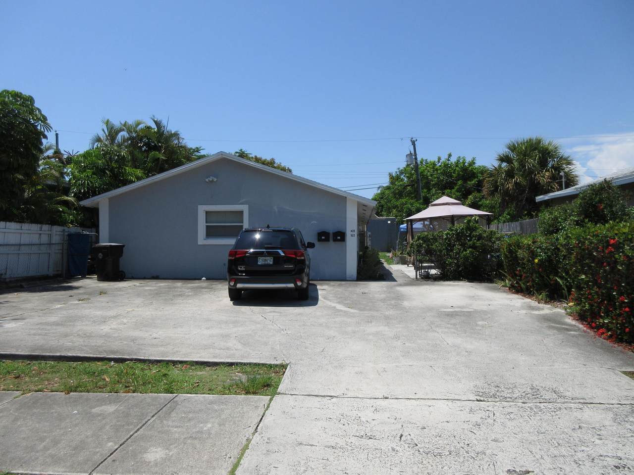 520 46th Street - Photo 1