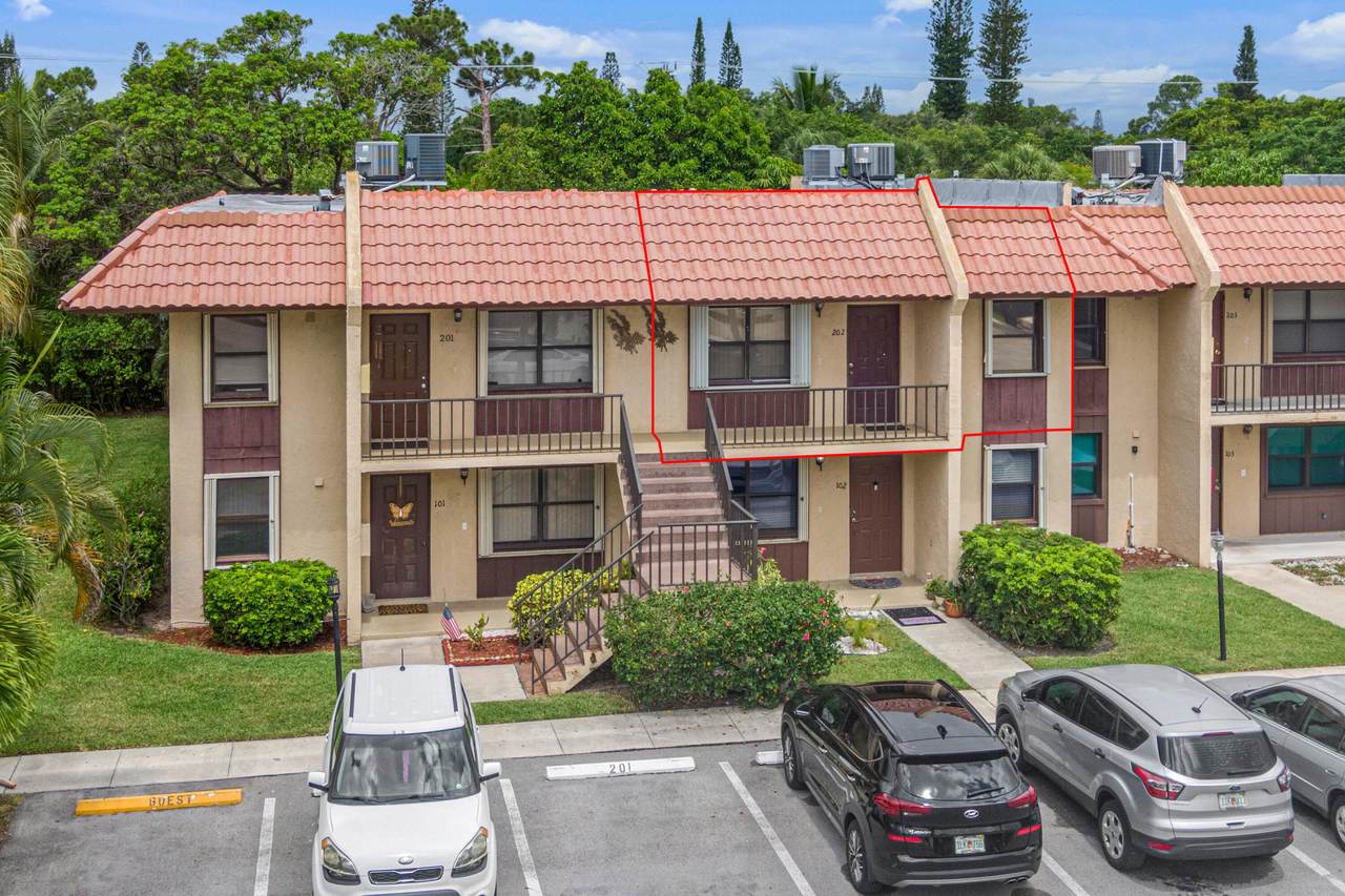 5985 Forest Hill Boulevard - Photo 1