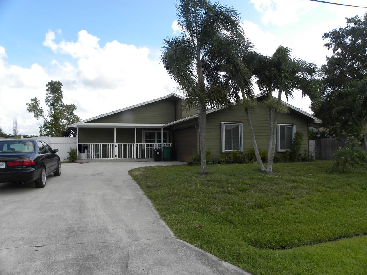 634 Carter Avenue - Photo 1