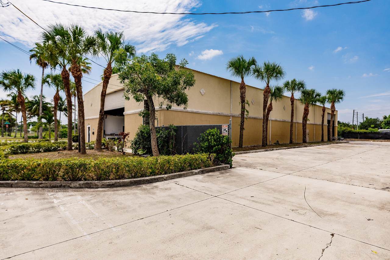 1000 Lake Ida Road - Photo 1