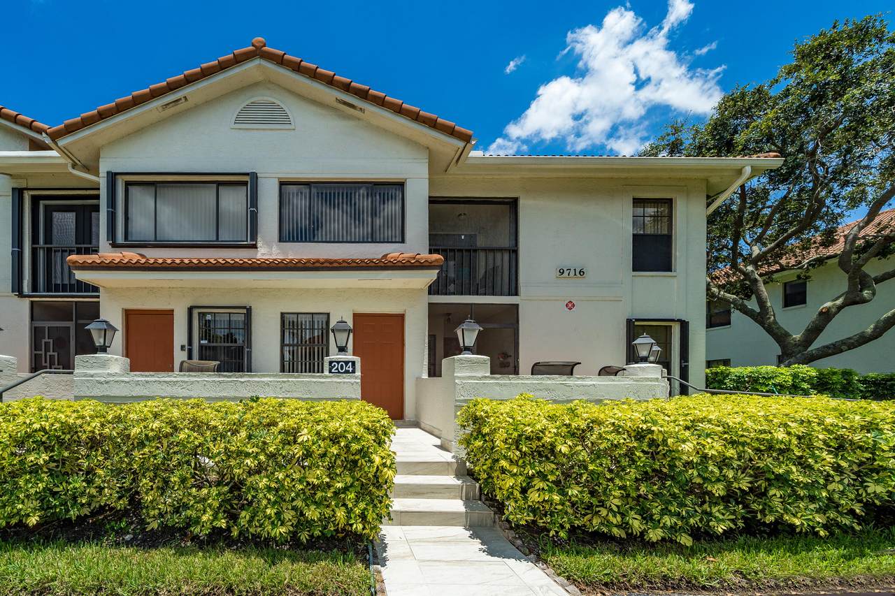 9716 Sills Drive - Photo 1