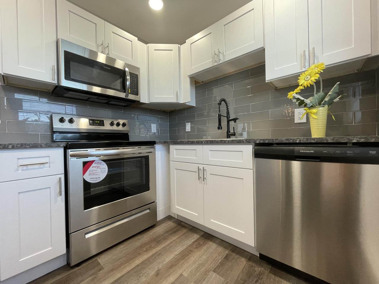 460 Southampton C - Photo 1