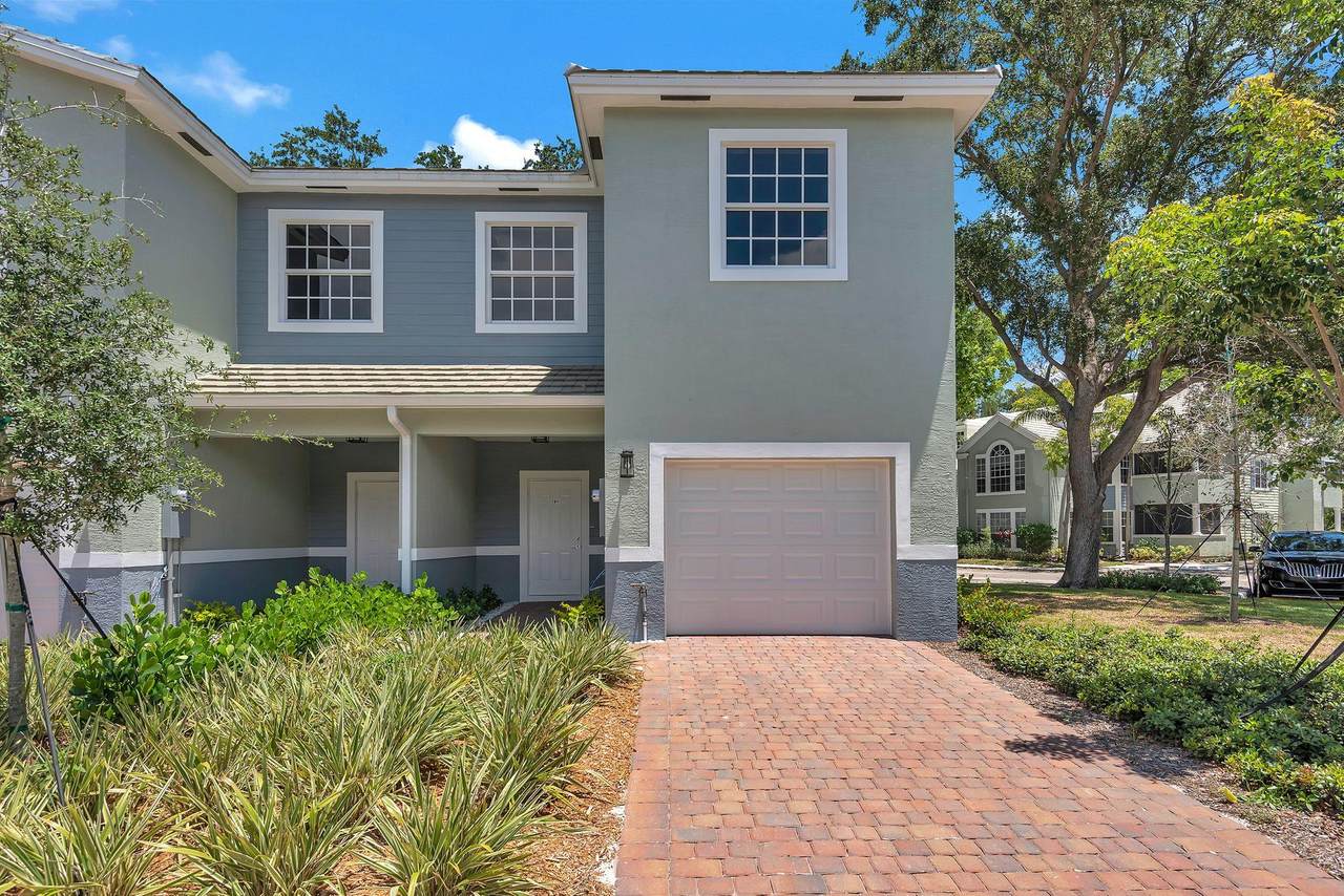 1030 Crystal Way - Photo 1