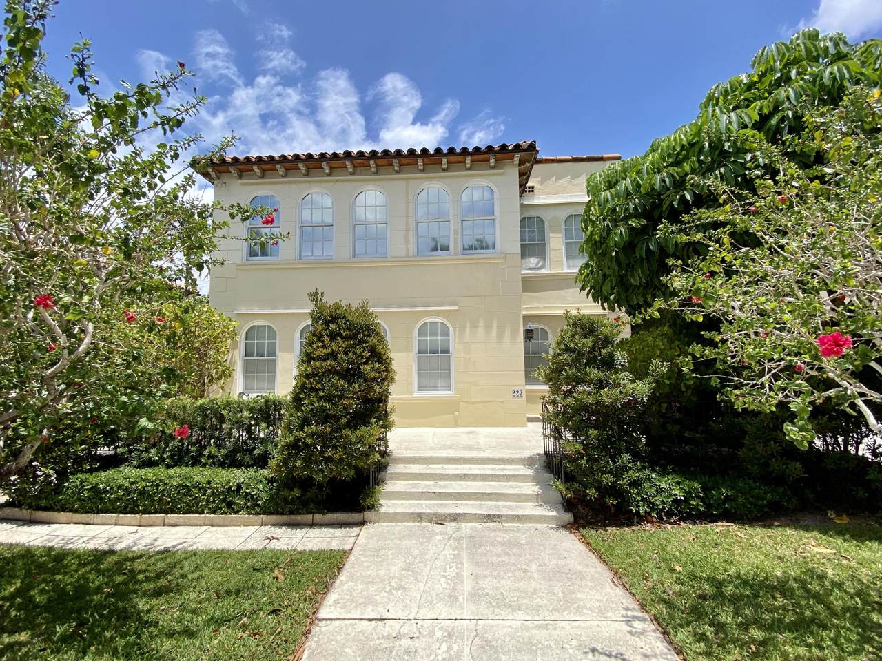 223 Seminole Avenue - Photo 1