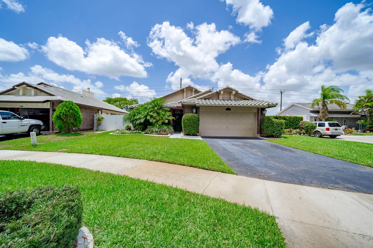 11600 Quayside Drive - Photo 1