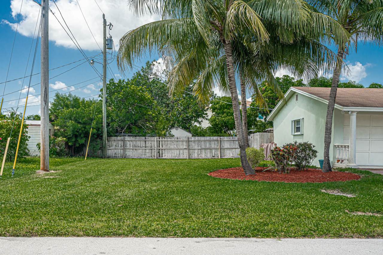 797 Flamango Court - Photo 1