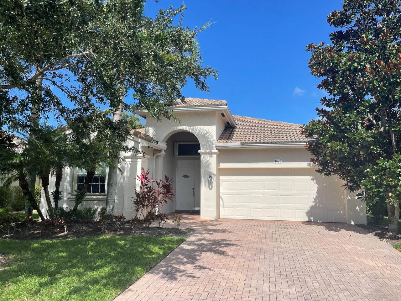 1478 Legacy Cove Circle - Photo 1