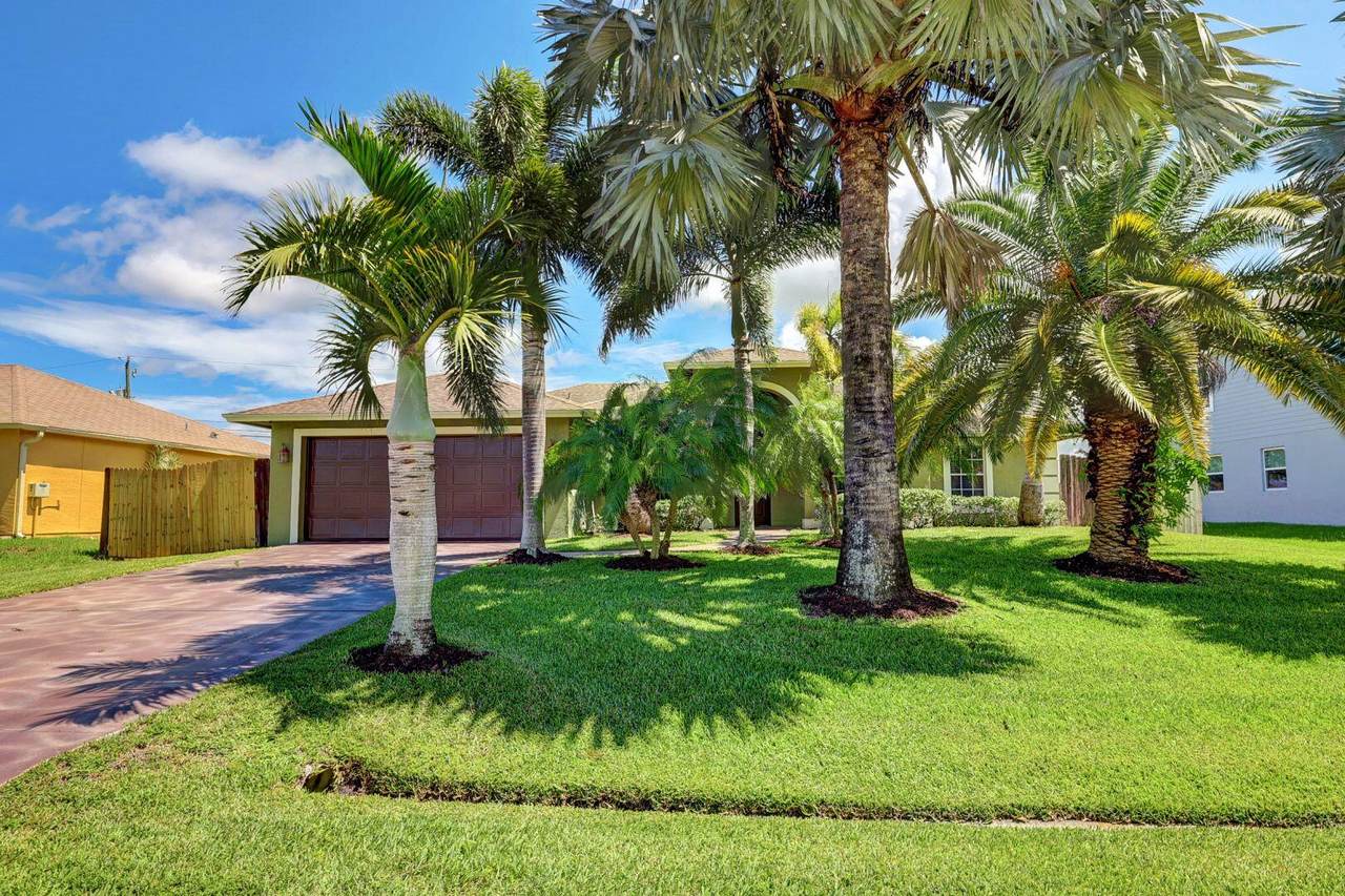 718 Jacoby Avenue - Photo 1