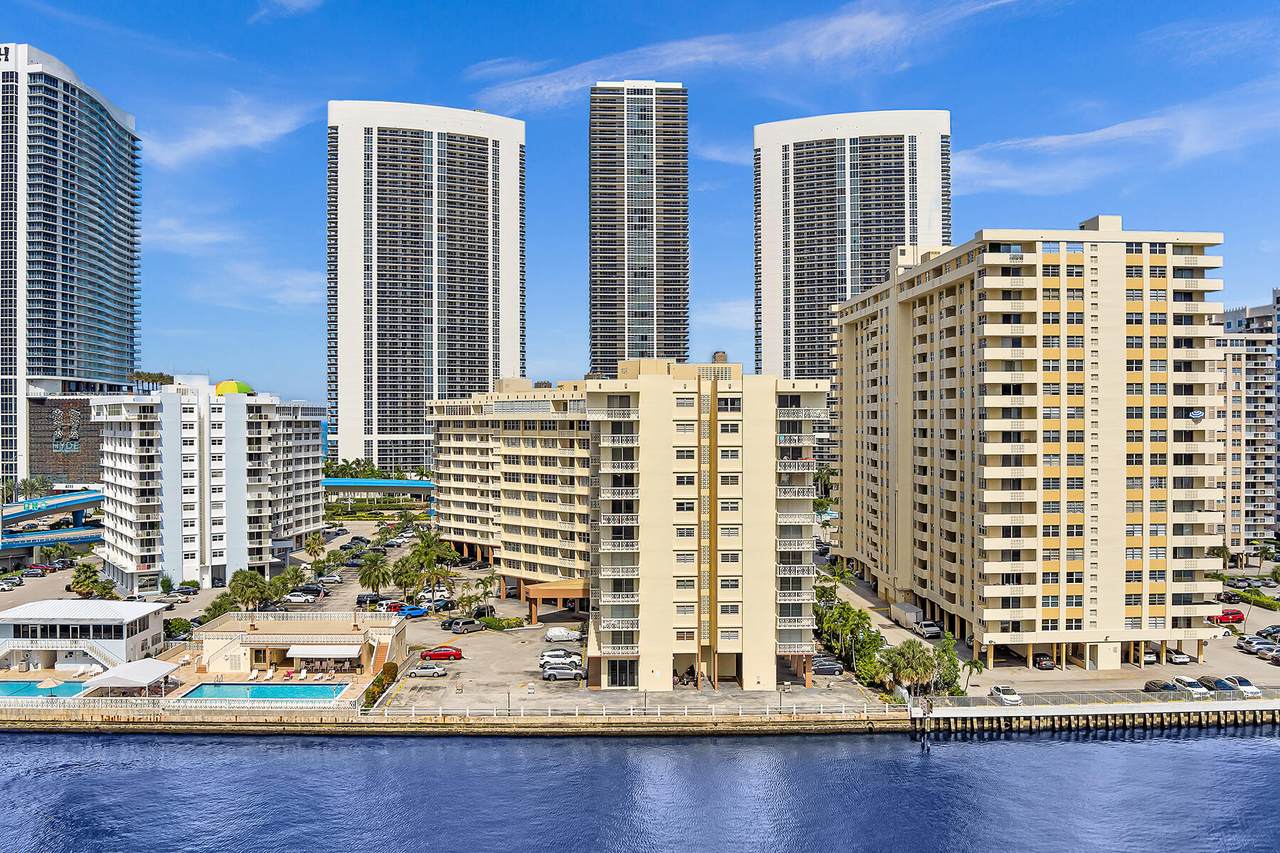 1817 Ocean Drive - Photo 1