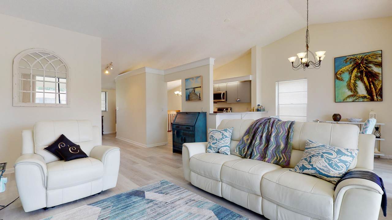 10279 Circle Lake Drive - Photo 1