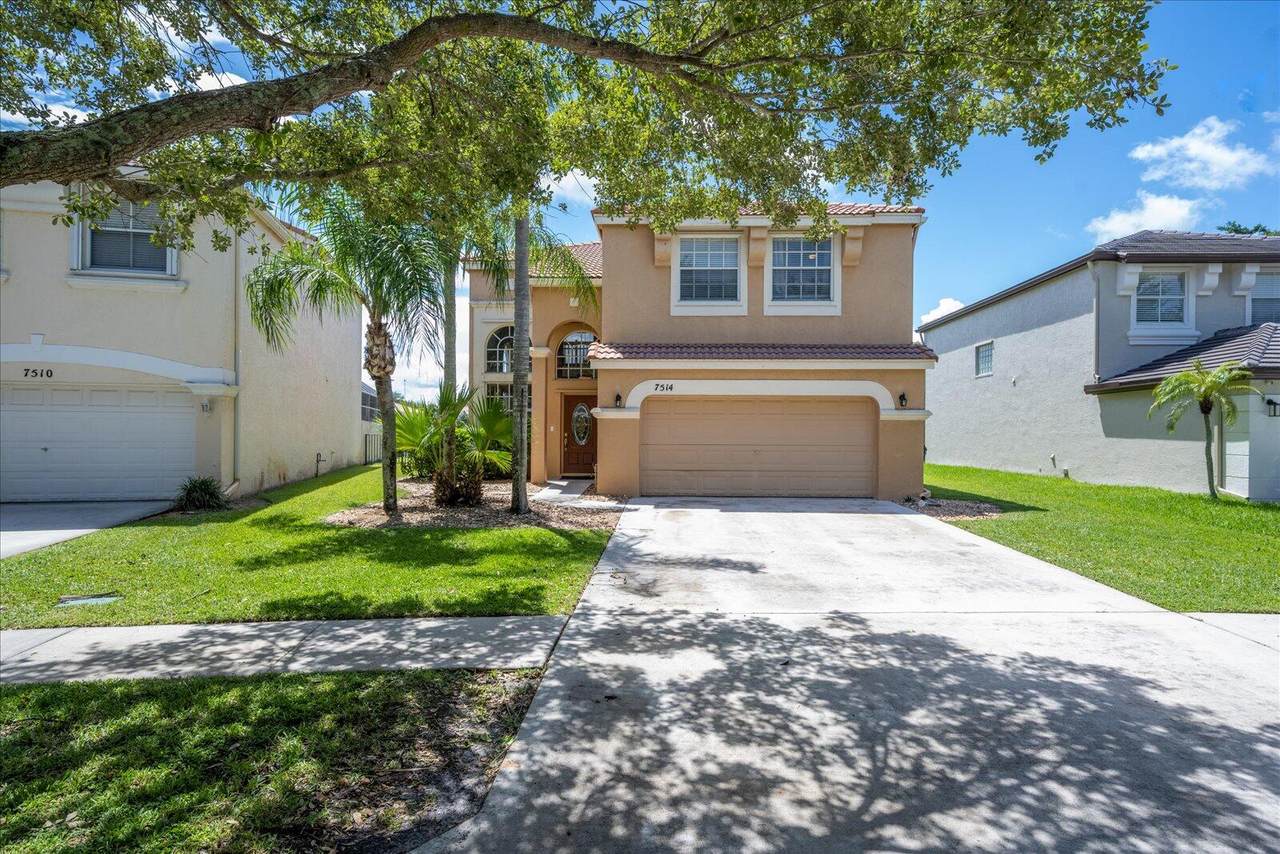 7514 Oak Grove Circle - Photo 1