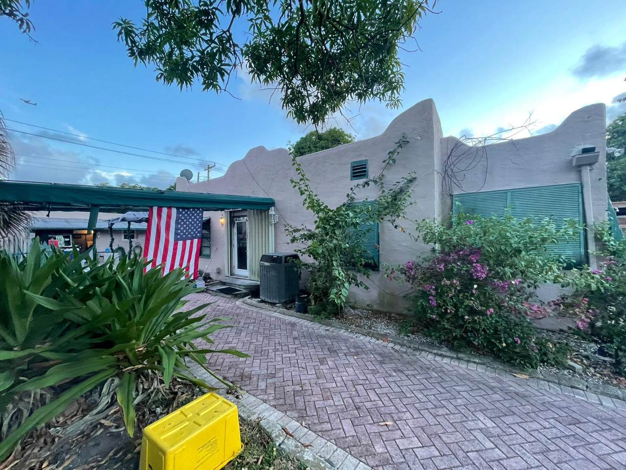 1008 Sunset Road - Photo 1