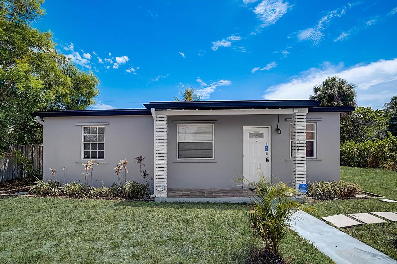 2048 54th Street - Photo 1
