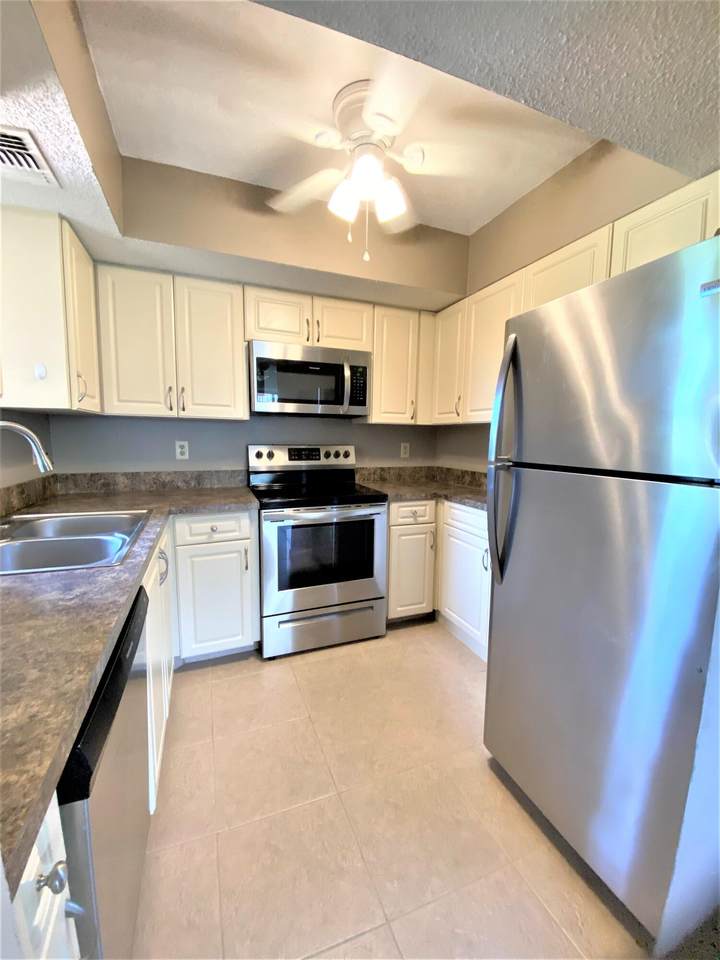 1556 Royal Green Circle - Photo 1