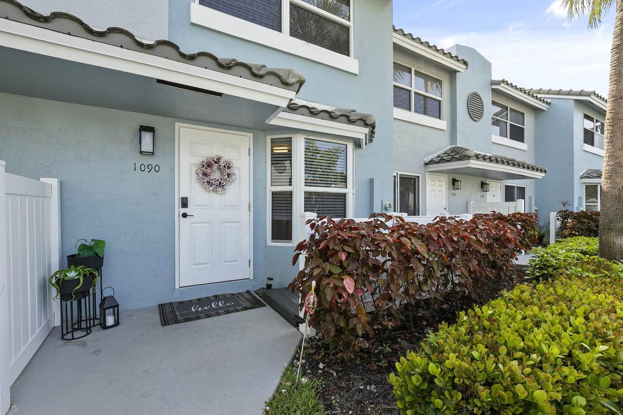 1090 Jeffery Street - Photo 1