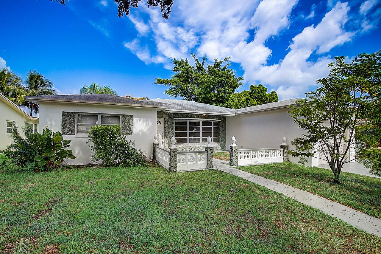 774 54th Avenue - Photo 1