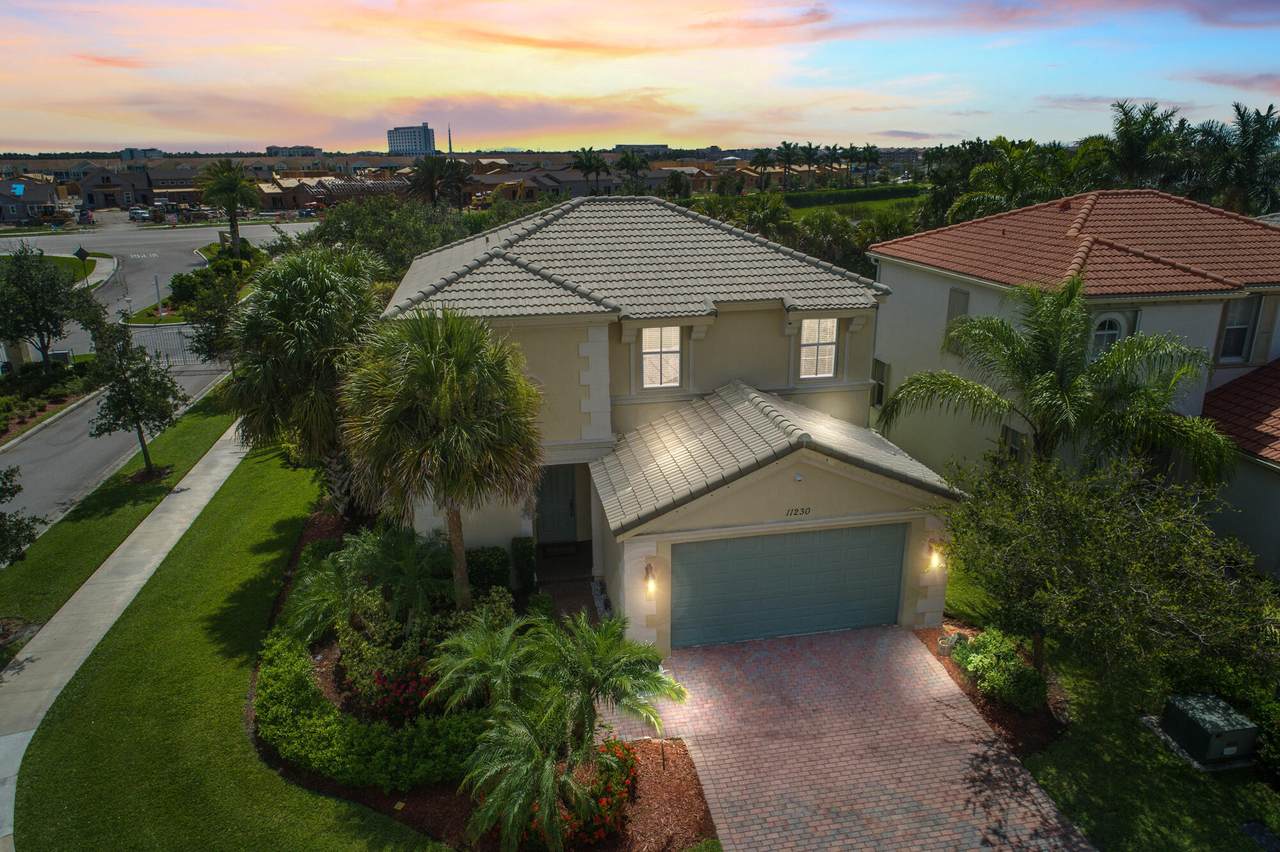 11230 Barton Way - Photo 1