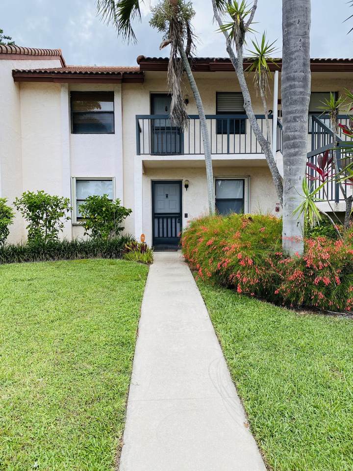 22112 Palms Way - Photo 1
