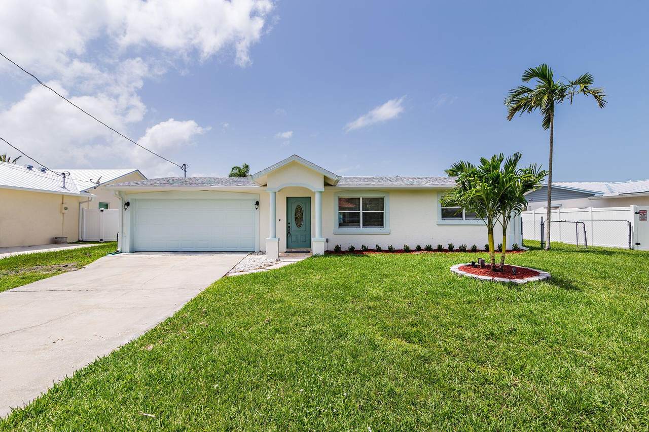 1409 Seahawk Way - Photo 1