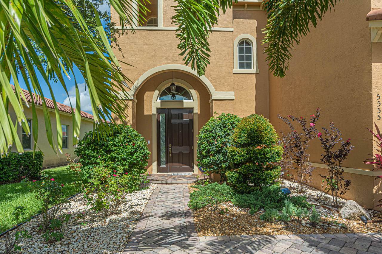 5555 55th Avenue - Photo 1