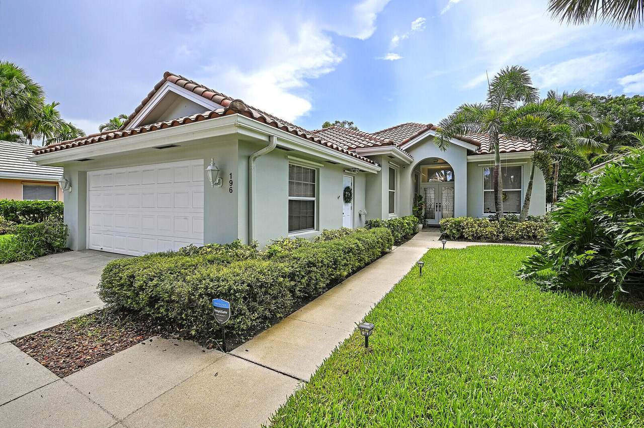 196 Hampton Circle - Photo 1